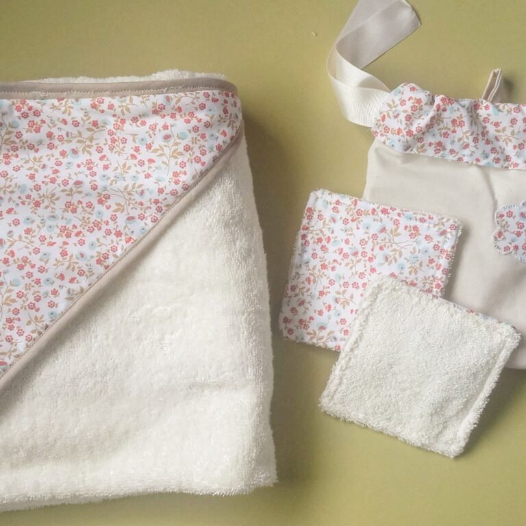 Cape de bain et kit lingettes Atelier Cousu Main